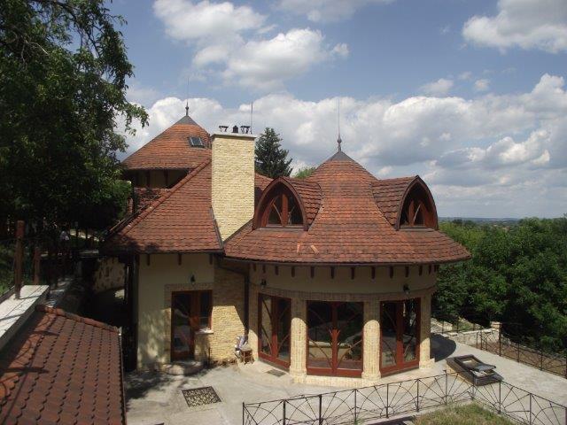 Luxusvilla Szentendrén – Örökpanorámás, 415 m²-es birtok, 6 hálószobával, medencével az óváros közelében - Kép 33